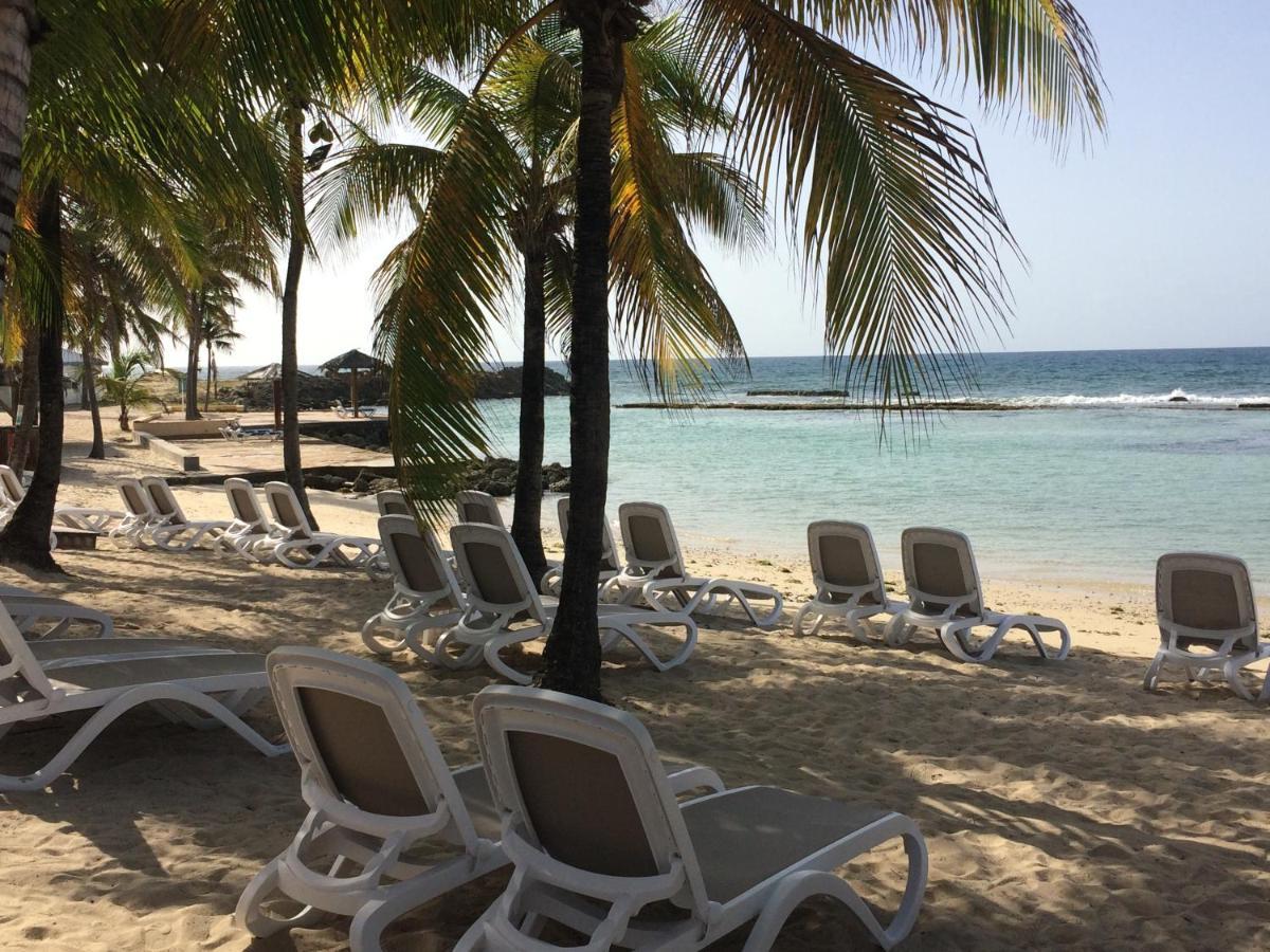 Appartement Arc En Ciel 3 Pieces Avec Acces Piscine Et Plage 圣弗朗索瓦 外观 照片